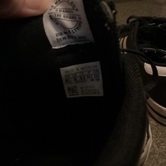 adidas スニーカー 黒/白の画像