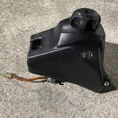 CRF50 タンクの画像
