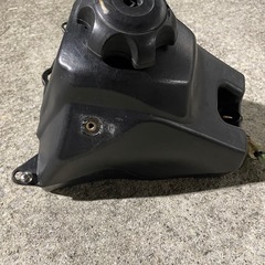 CRF50 タンクの画像