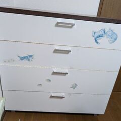 収納家具の画像