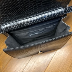 ブラック・ショルダーバッグの画像