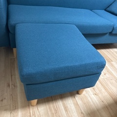 【12/19まで】青いソファの画像