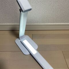 ダイソー デスクライト ―ＵＳＢ／乾電池 両用の画像
