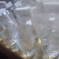 ボトル入り金魚(3匹)、ドジョウ(3匹)、ヌマエビ(20匹以上)、タナゴ(2匹)追加品出ししました。の画像