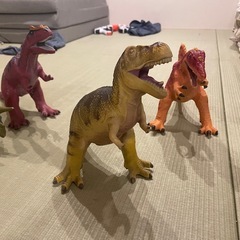 恐竜フィギュアセットの画像