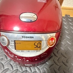 炊飯器 TOSHIBA RC-6XF レッド 3.5合炊き  通電確認済みの画像