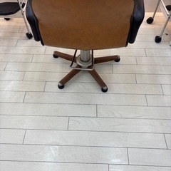 カットチェアーの画像