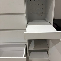 【自宅まで取りに来ていただける方優先】食器棚の画像
