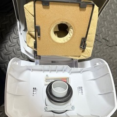 掃除機 2022年製 PortTech EAC-CP001紙パック式 掃除機 白 キャニスター型 の画像