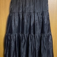新品未使用 ティアード ブラック ロングスカートの画像