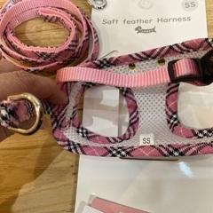 LAMZY ソフトフェザーハーネス　ss犬　試着のみの画像