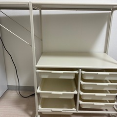 棚　食器　炊飯器などを置けますの画像