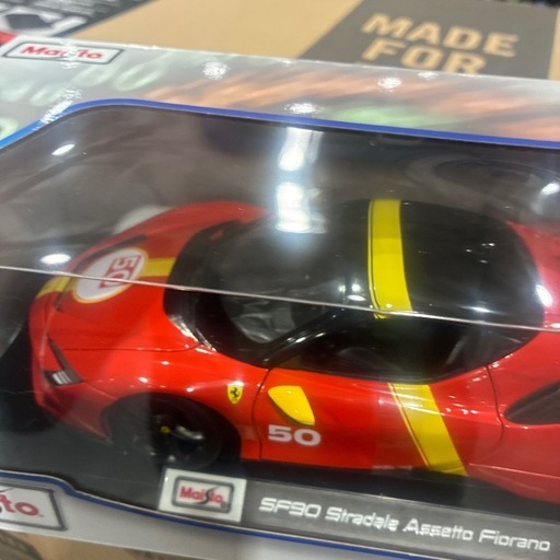 新品‼️フェラーリSF90stradala  assetto fiorano赤　１／18スケール‼️ かっこ良いスーパーカー‼️