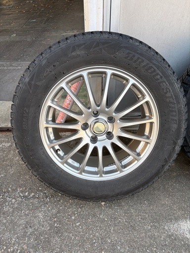 スタッドレス：225/65R17 ブリヂストン DM-V2／ホイール：ブリヂストン　エコフォルム   