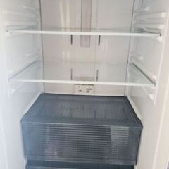 【オススメ❗】シャープ　SJ-PD31J-W　冷蔵庫の画像