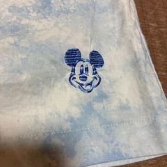 UNIQLO ミッキーマウス 水色タイダイ柄ハーフパンツ  の画像