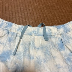 UNIQLO ミッキーマウス 水色タイダイ柄ハーフパンツ  の画像