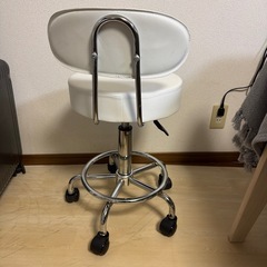 高さ調節可能なオフィスチェアの画像