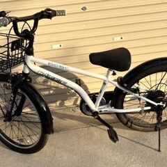 22インチ　子供用用自転車　６段ギア　ホワイト＆black　男女兼用　引き取り：田川郡香春町の画像
