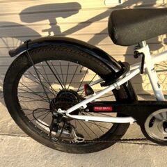 22インチ　子供用用自転車　６段ギア　ホワイト＆black　男女兼用　引き取り：田川郡香春町の画像