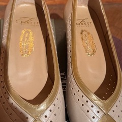 Yoshinoya パンプス　24cm　ローヒールの画像