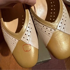 Yoshinoya パンプス　24cm　ローヒールの画像