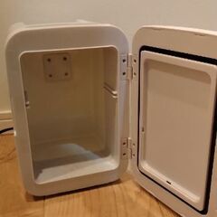 プレアデス（PLEIADES）4Lミニ冷蔵庫　車でも屋内でも使える電源コード付きの画像