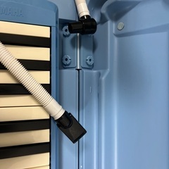 ヤマハ青い鍵盤ハーモニカ 32鍵 ハードケース付きの画像