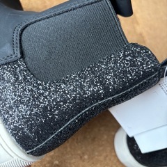 未使用タグ付きH&Mサイドゴアスニーカーブーツの画像