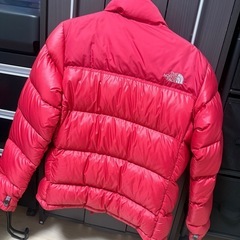 ノースフェイス赤の画像