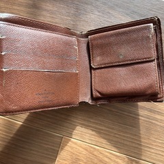 【ジャンク品  修理やリメイク用】LOUIS VUITTON ルイ・ヴィトン 2つ折り財布　モノグラム　小銭入れあり　財布　小物の画像