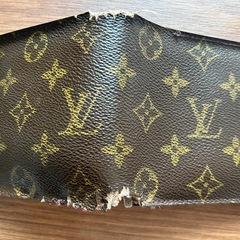 【ジャンク品  修理やリメイク用】LOUIS VUITTON ルイ・ヴィトン 2つ折り財布　モノグラム　小銭入れあり　財布　小物の画像