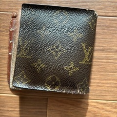 【ジャンク品  修理やリメイク用】LOUIS VUITTON ルイ・ヴィトン 2つ折り財布　モノグラム　小銭入れあり　財布　小物の画像