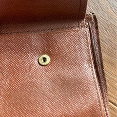 【ジャンク品  修理やリメイク用】LOUIS VUITTON ルイ・ヴィトン 2つ折り財布　モノグラム　小銭入れあり　財布　小物の画像