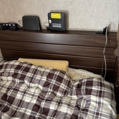 使用期間短気　一部剥げ有りの為、格安　セミダブルベッドの画像