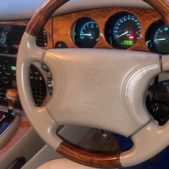 ジャガーXJ 4Dの画像