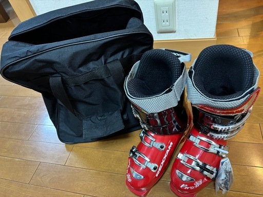 スキーセット(板、ストック、靴、ケース)