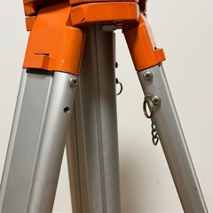 シンワ測定 ハンドル式 エレベーター三脚 レベル用 測量 土木 セオドライト
の画像