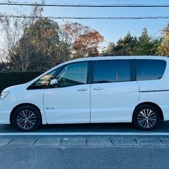 日産セレナハイブリッドの画像