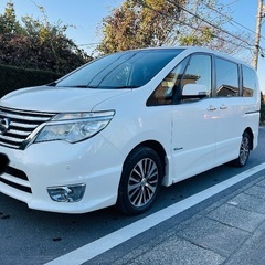 日産セレナハイブリッドの画像