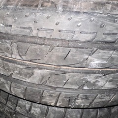 ブリジストン 225/55R-18 の画像