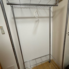ハンガーラックの画像