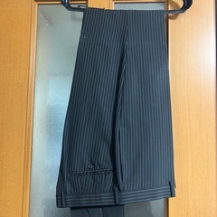 メンズ　スーツ上下の画像