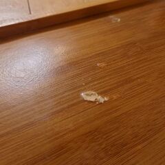 三段式の木製収納ラックの画像