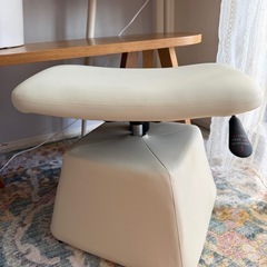 昇降椅子の画像