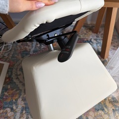 昇降椅子の画像