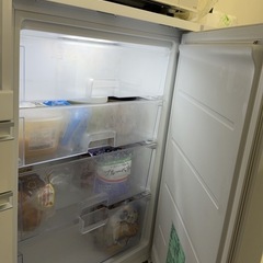 🐬🐬🐬アイリスオーヤマ❣️　スリム冷凍庫の画像