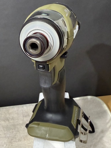 makita充電式インパクトドライバー　
