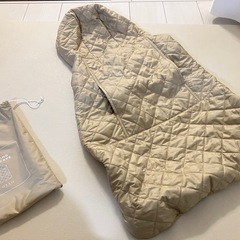 抱っこケープ　防寒　キルティング　収納ポーチ付きの画像