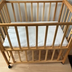 ベビーベッドの画像